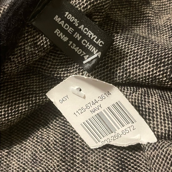 NWT Aztec Navy Over the Shoulder Shawl NWT - Picture 3 of 4